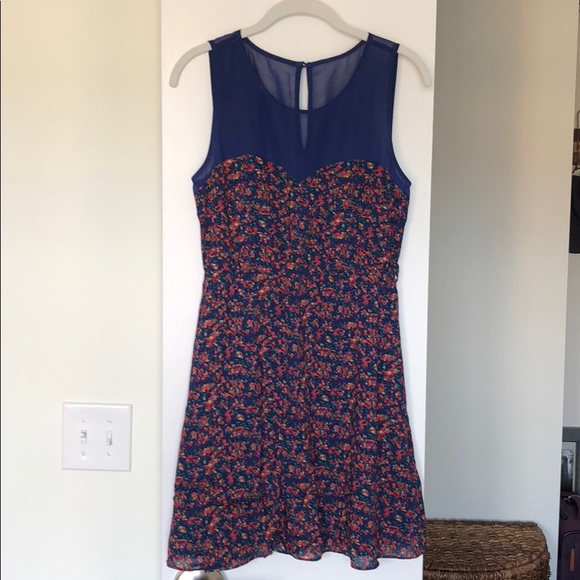 Dress - Picture 1 of 3